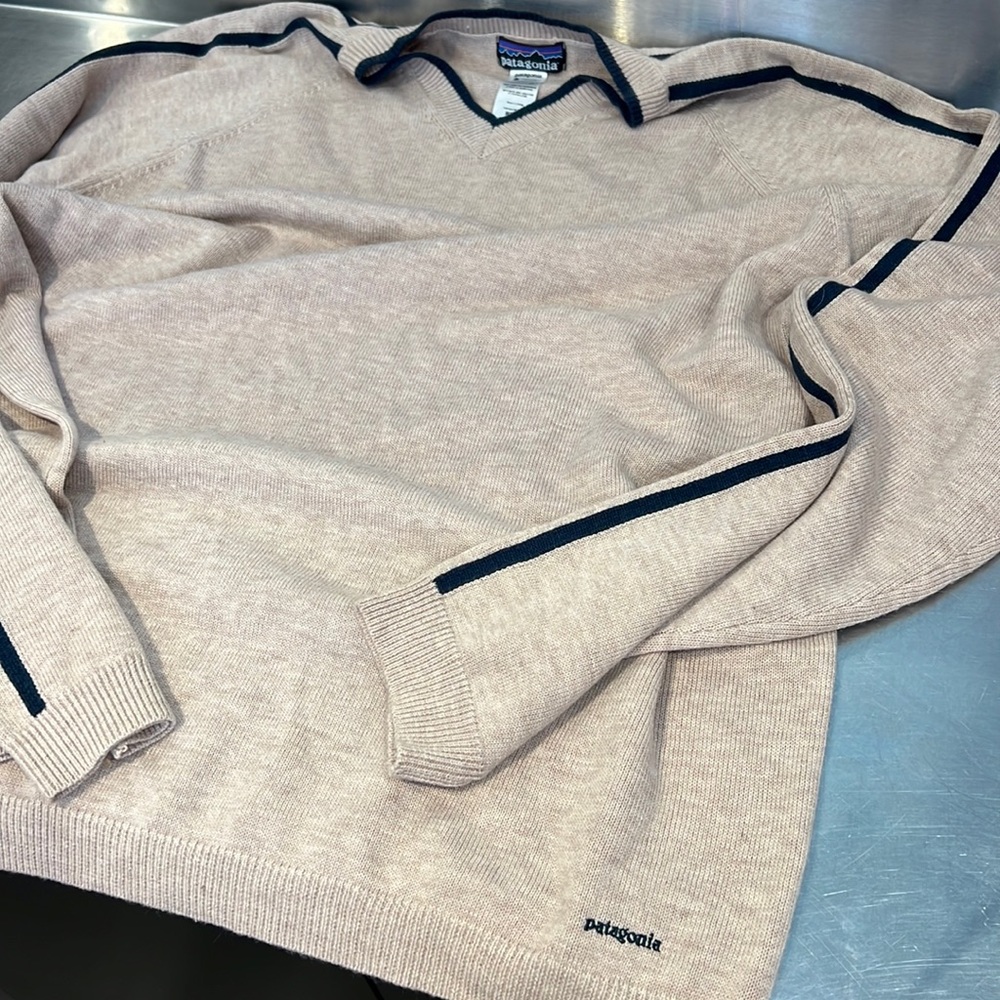 Patagonia men’s wool sweater